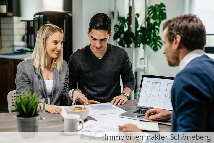 Immobilienmakler vermittelt Immobilie in Schöneberg.